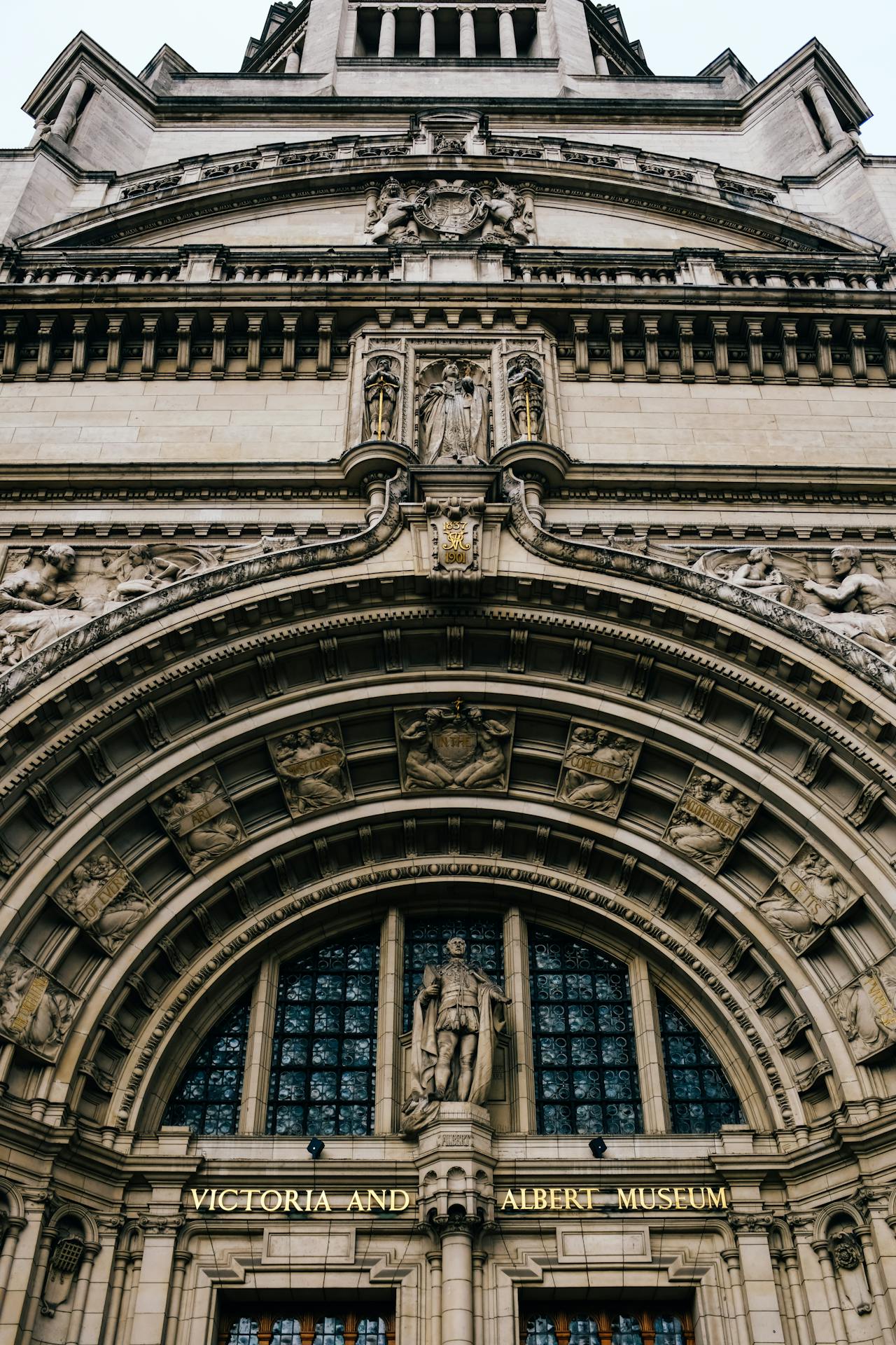 Photo by Adrien Olichon