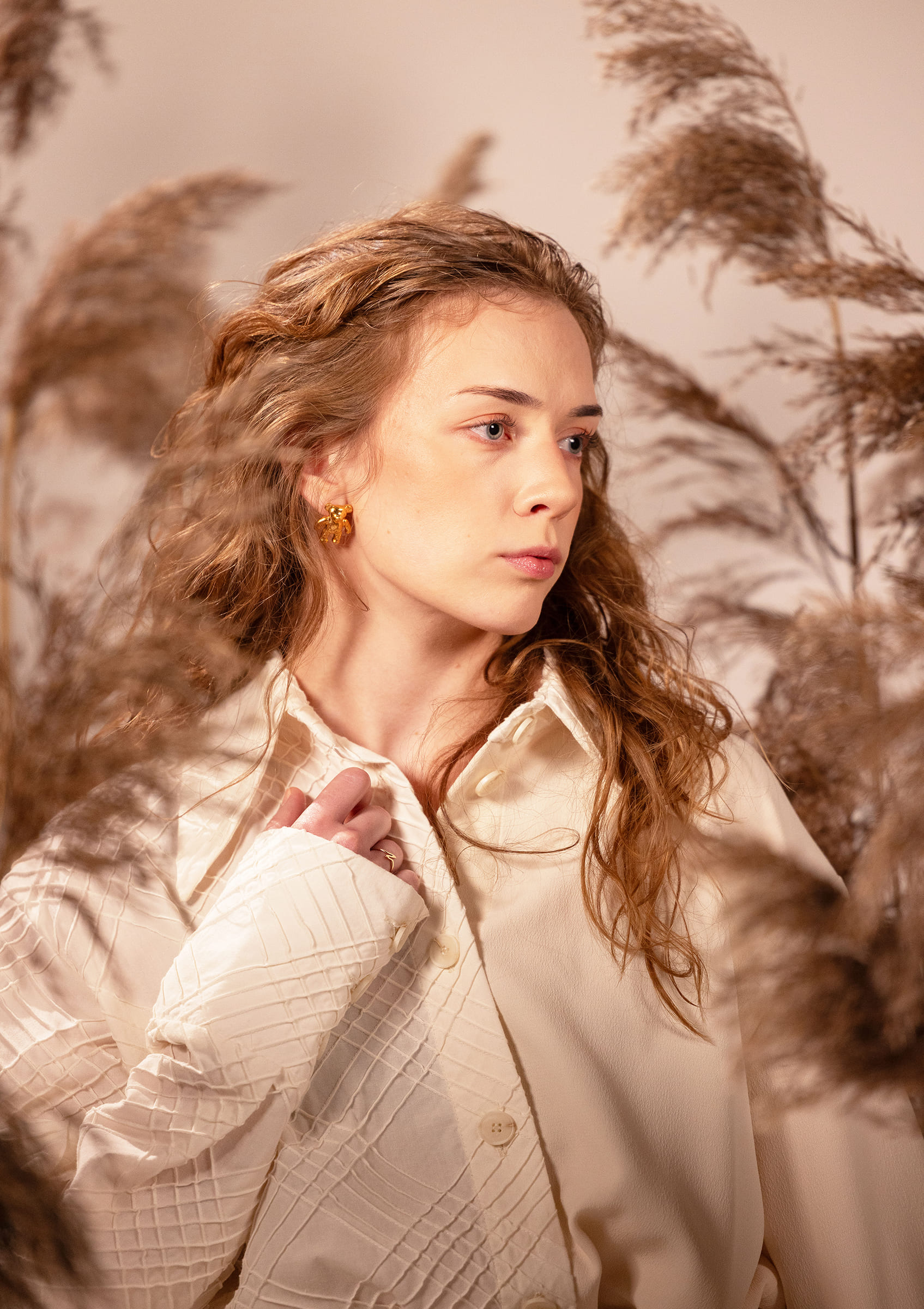 Makeup, hair and styling: Anete VäliPhotography: Silver Gutmann Model: Frederika Frey Pantsuit: Dione - Carolxott Earrings: Möm Porcelain Rings and bracelet: Eesti Juveel Moccasins: Toku