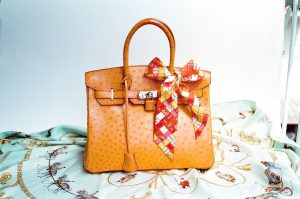 Photo by Wen-Cheng Liu - Flickr: Hermes Ostrich Birkin in Film 30cm